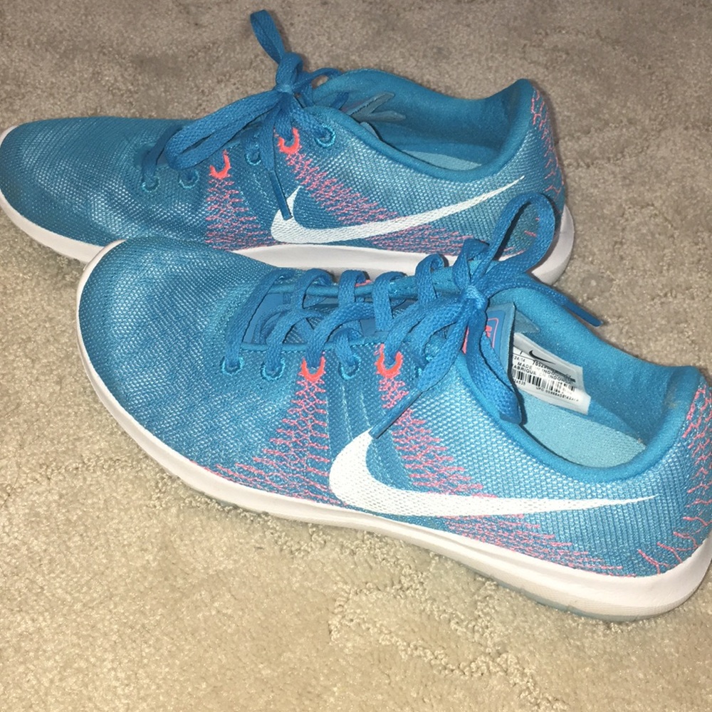Nike fitsole sneakers